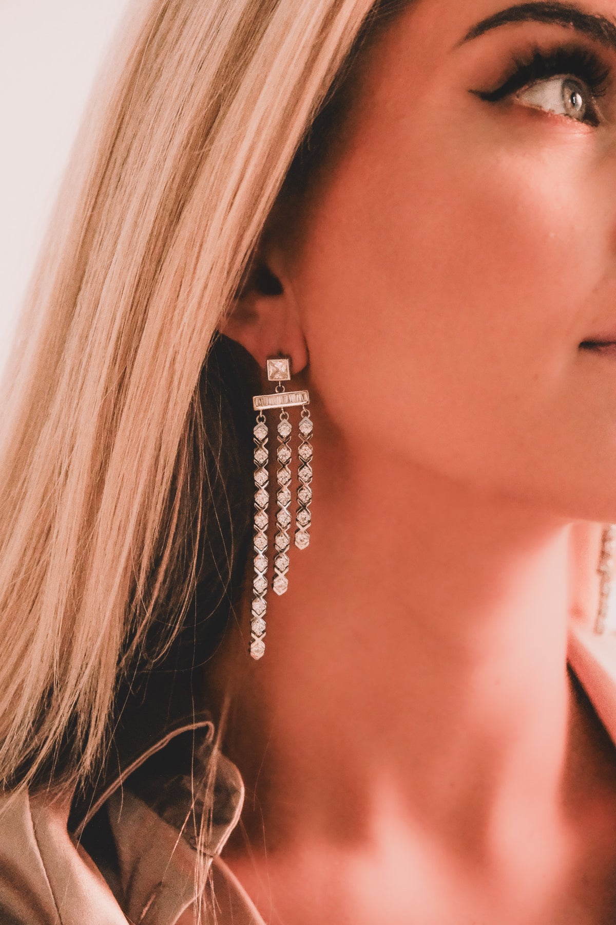 XO QUEEN EARRINGS