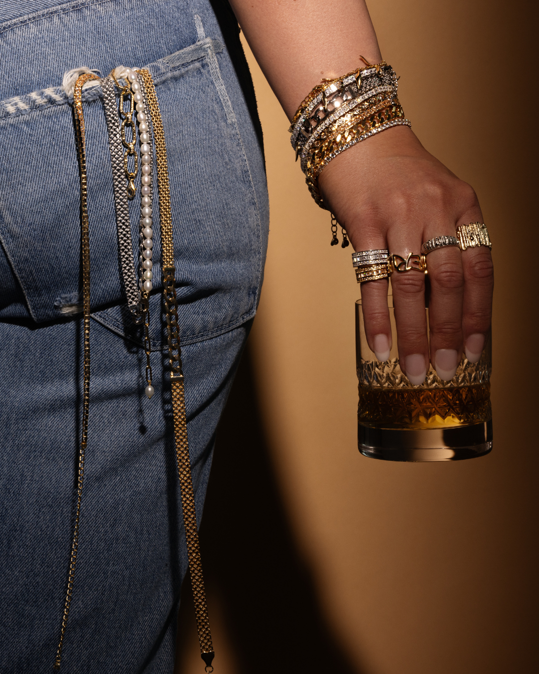 CAPE OF FEATHERS DIVINE ARMBAND